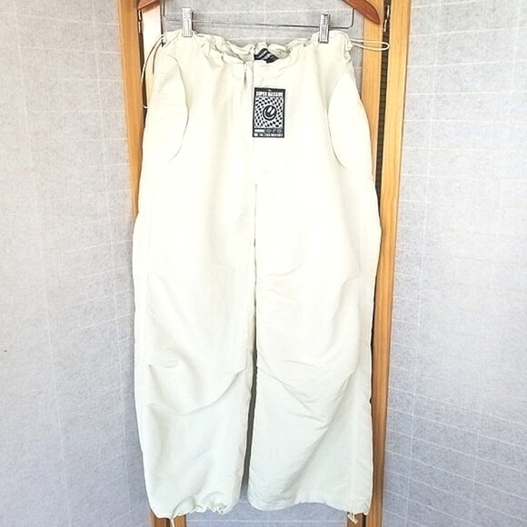 NWT Super Massive brand Cargo pants off-white beige baggy pants women size Large - Picture 2 of 9